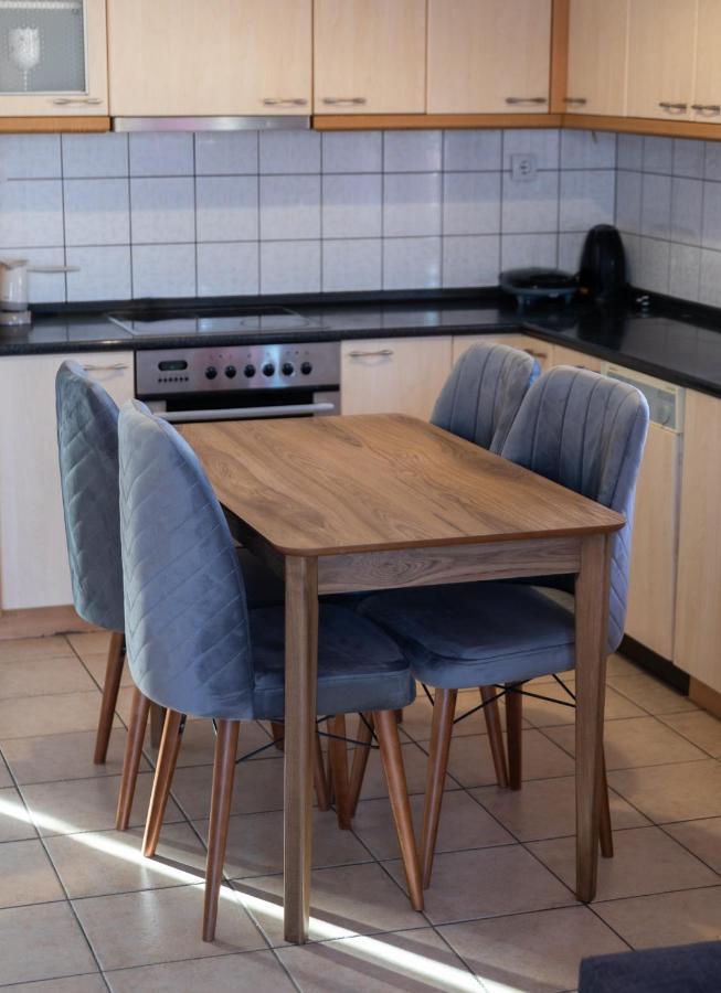 Deluxe Apartment La Лариса Екстер'єр фото